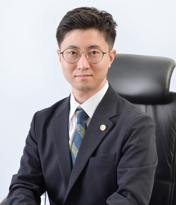 新井裕也弁護士